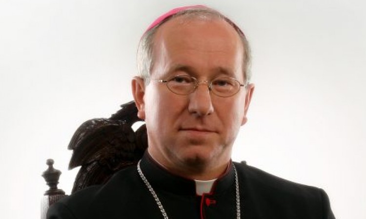 DEKRET BISKUPA ŁOWICKIEGO ODNOŚNIE NAJBLIŻSZYCH TYGODNI